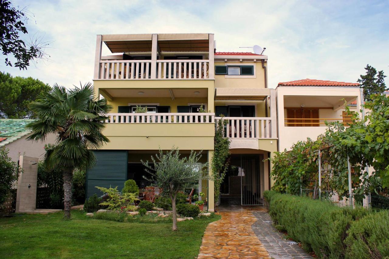 Apartments Petra I Karlo Turanj Exterior photo